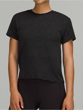 Lululemon Train to Be Short-Sleeve Shirt High-Low Hem Size 12